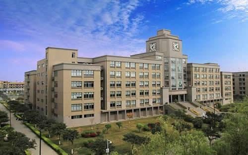 銀杏酒店管理學(xué)院酒店管理專業(yè)學(xué)子在國(guó)色天鄉(xiāng)陸地樂(lè)園萬(wàn)圣節(jié)高校營(yíng)銷大賽中展現(xiàn)實(shí)戰(zhàn)風(fēng)采